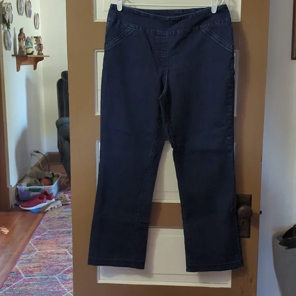 Jeans - Picture 1 of 5